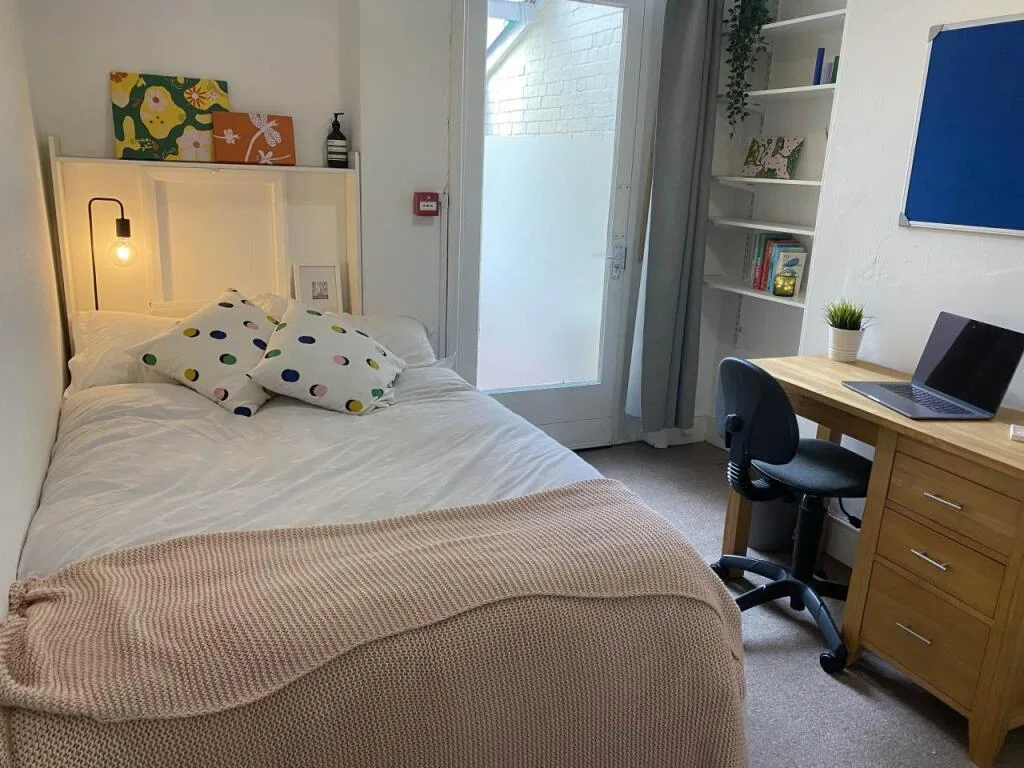 5 bedroom house for rent