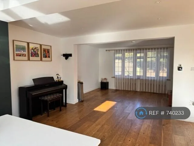3 bedroom end of terrace house for rent