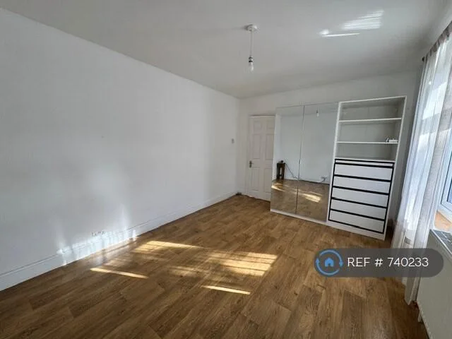 3 bedroom end of terrace house for rent