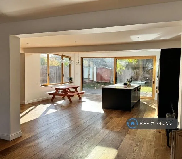 3 bedroom end of terrace house for rent