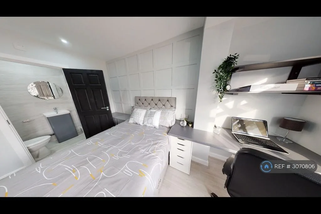 5 bedroom semi-detached house for rent