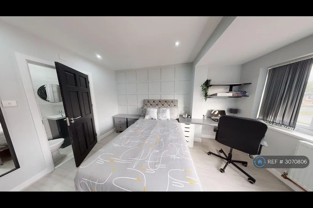 5 bedroom semi-detached house for rent