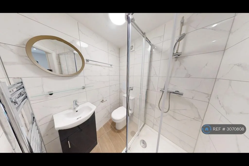 8 bedroom semi-detached house for rent