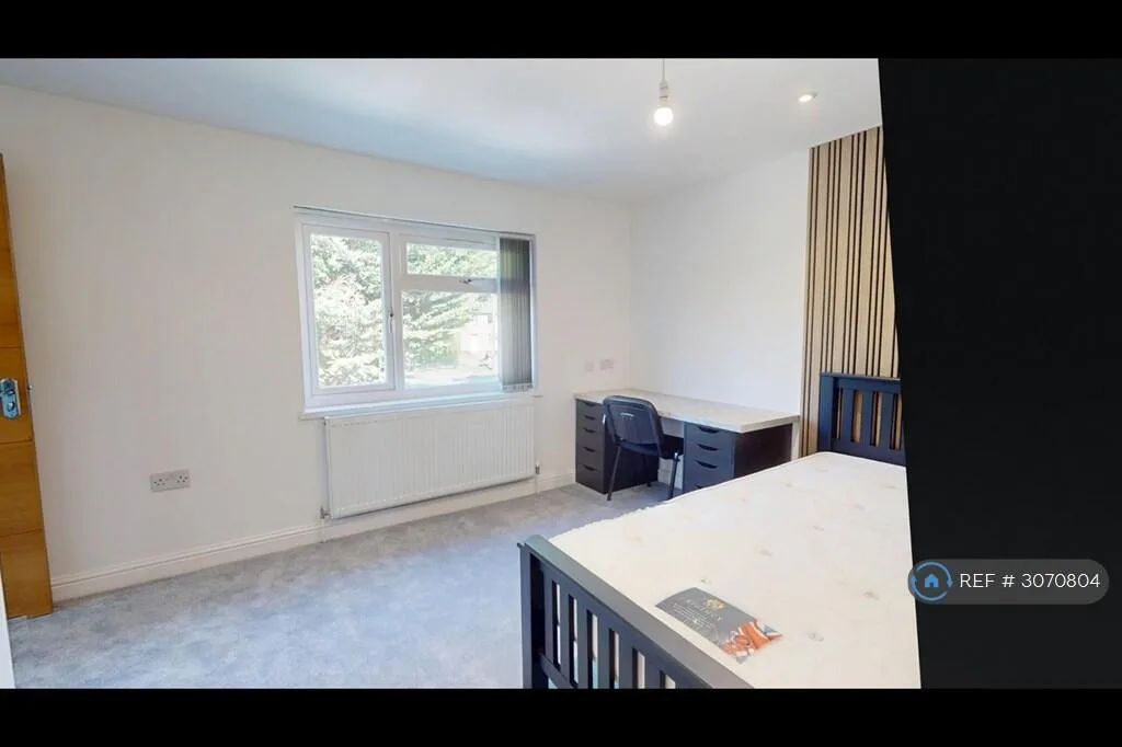 7 bedroom semi-detached house for rent