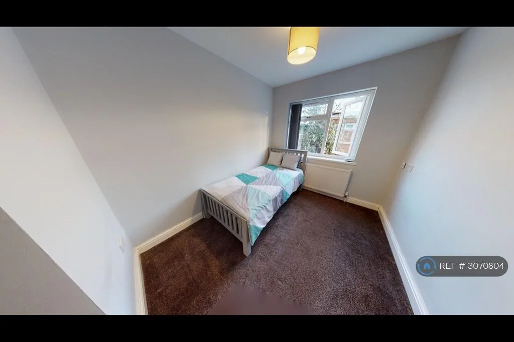 7 bedroom semi-detached house for rent