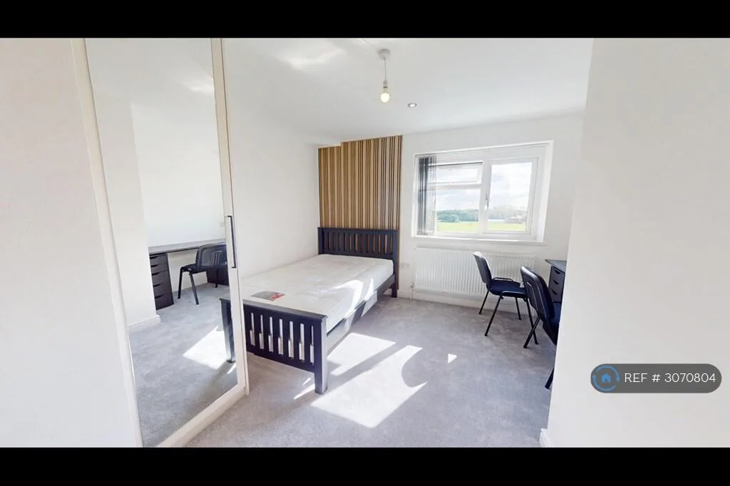 7 bedroom semi-detached house for rent