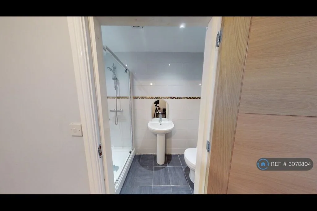 7 bedroom semi-detached house for rent