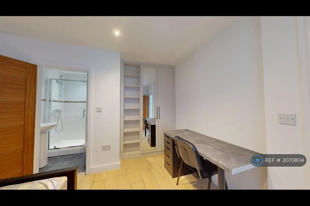 7 bedroom semi-detached house for rent