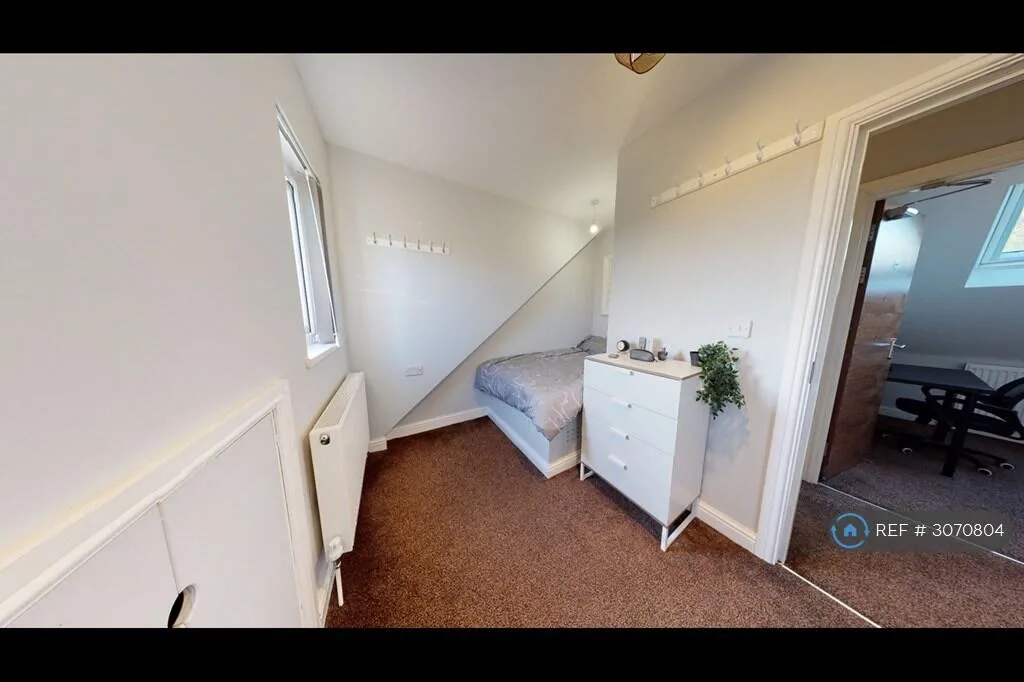7 bedroom semi-detached house for rent