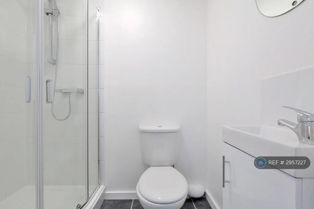 6 bedroom terraced house for rent