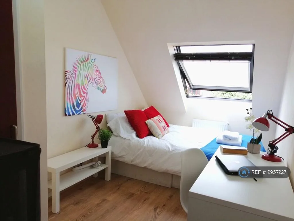 6 bedroom terraced house for rent