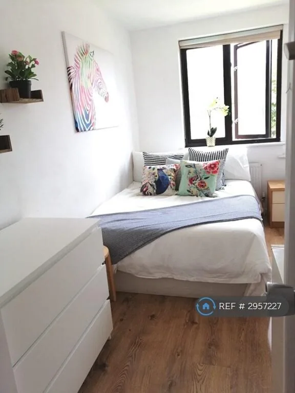 6 bedroom terraced house for rent