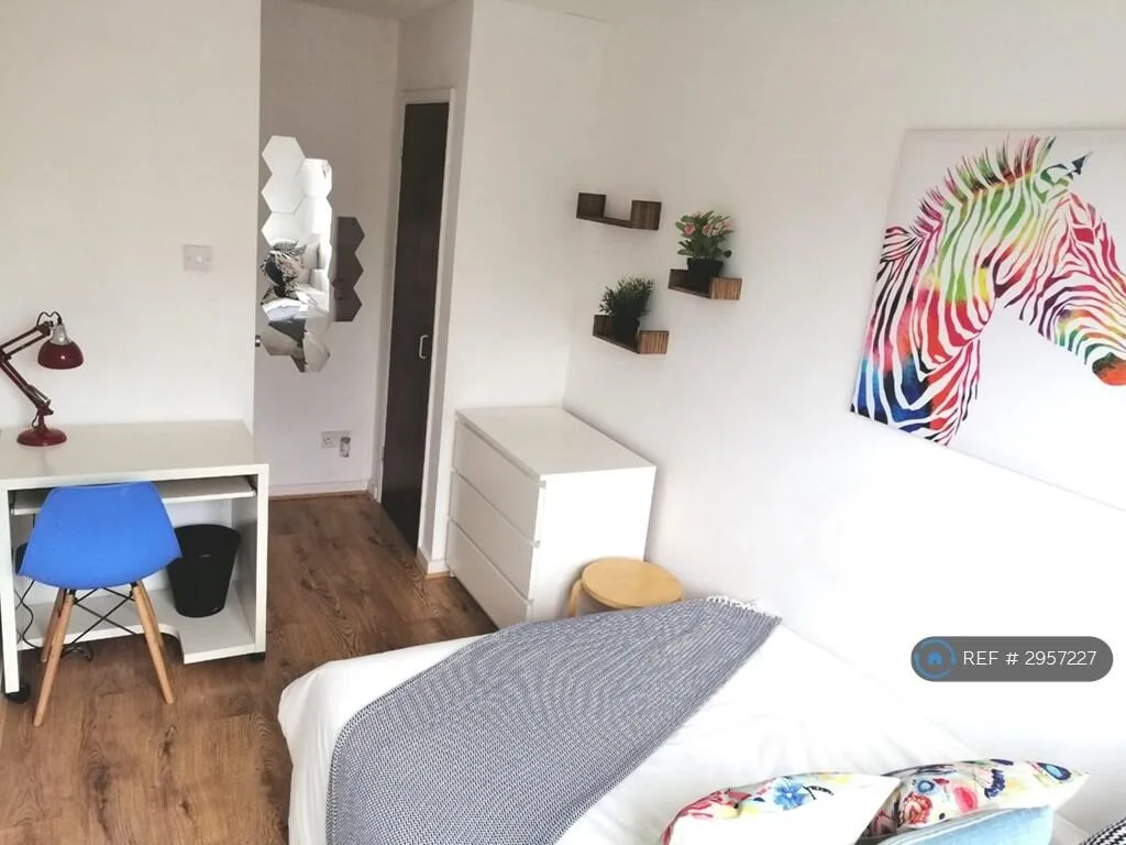 6 bedroom terraced house for rent