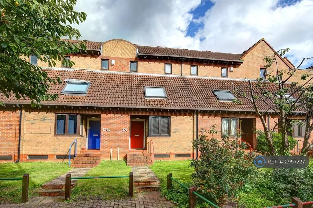 6 bedroom terraced house for rent