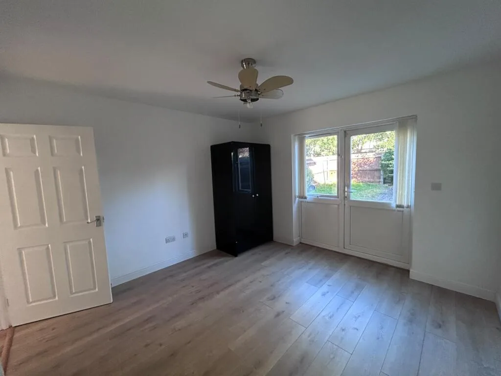 2 bedroom maisonette for rent