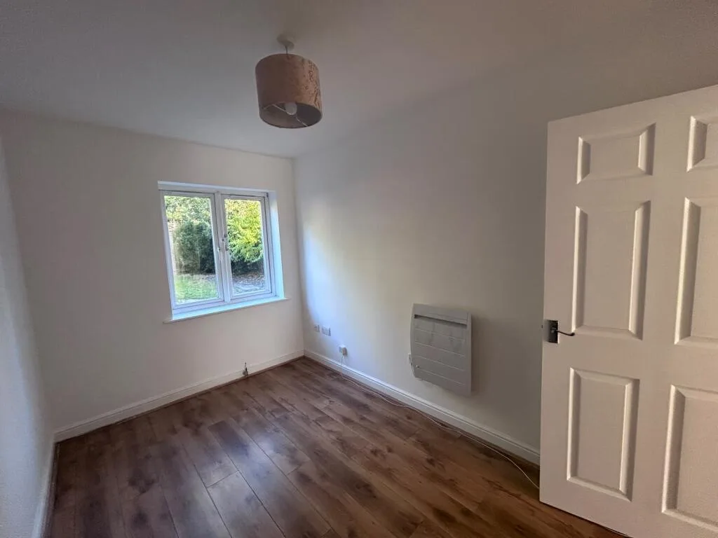 2 bedroom maisonette for rent