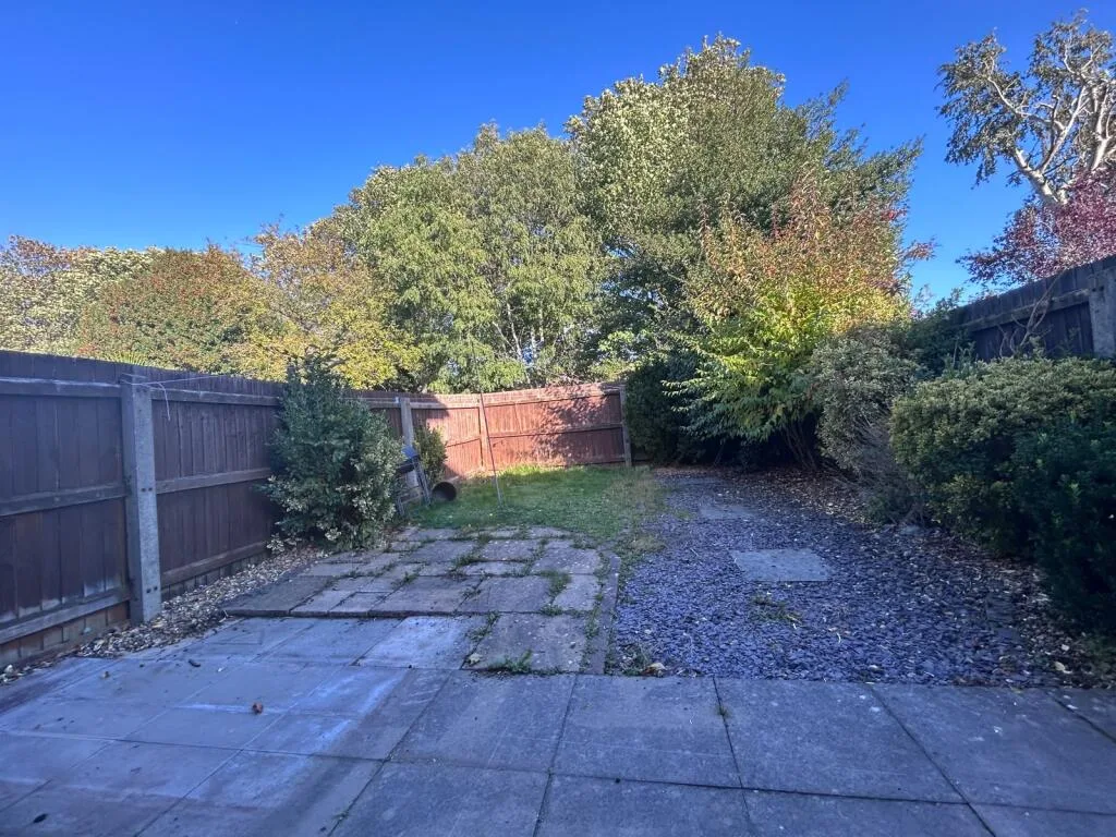 2 bedroom maisonette for rent