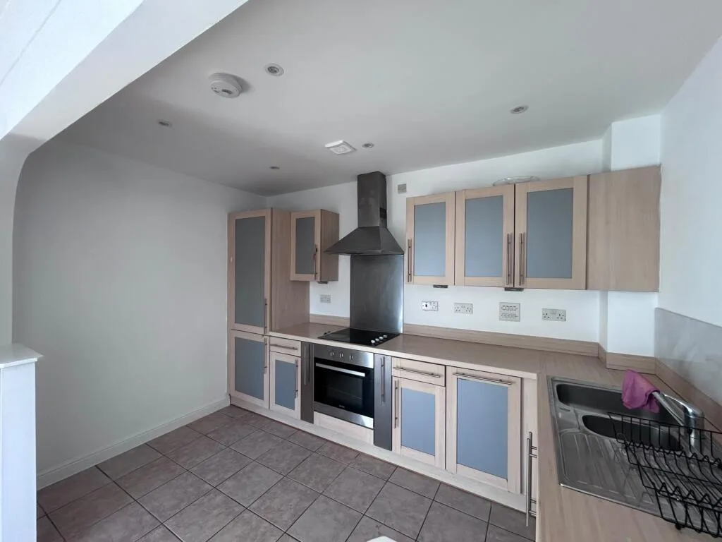 2 bedroom maisonette for rent