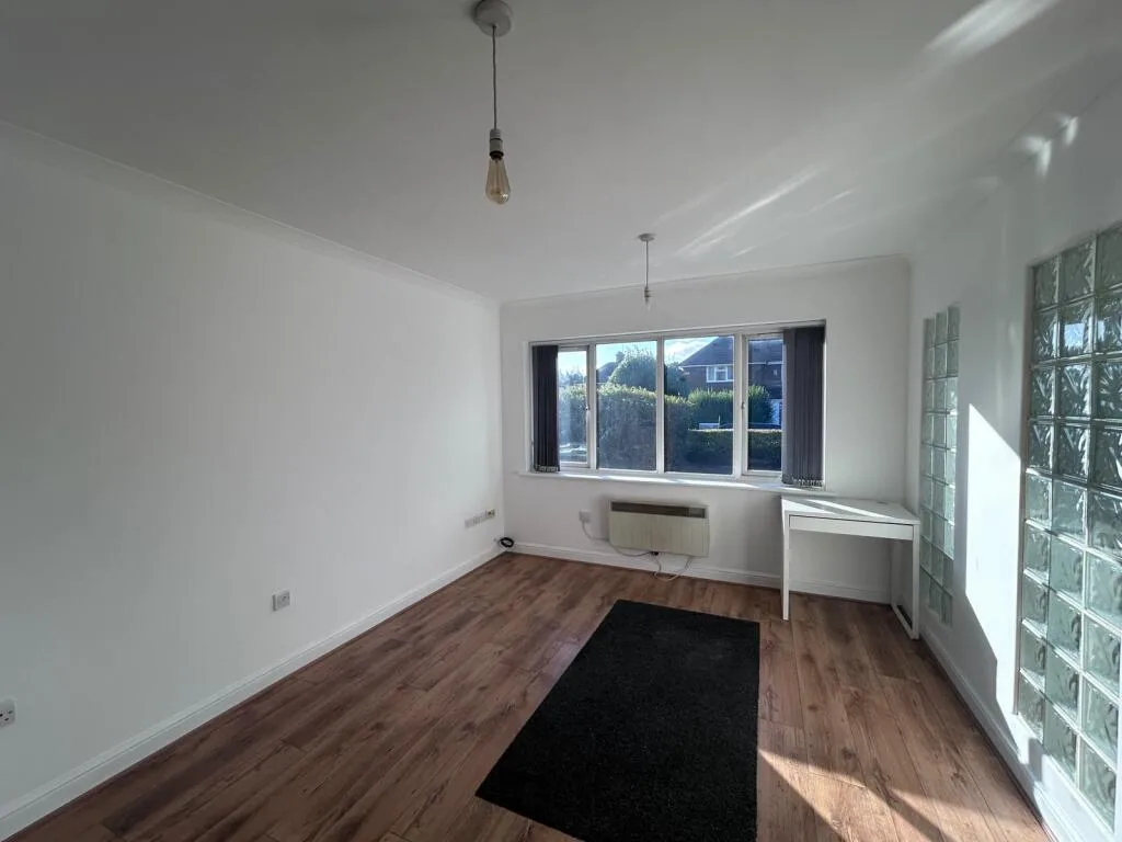 2 bedroom maisonette for rent