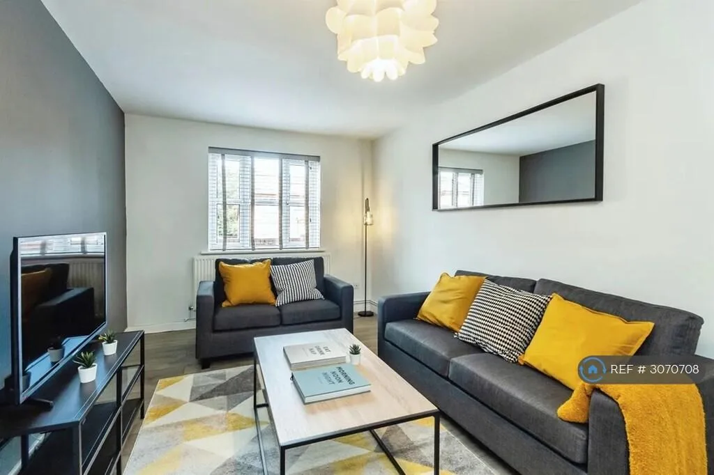 6 bedroom terraced house for rent