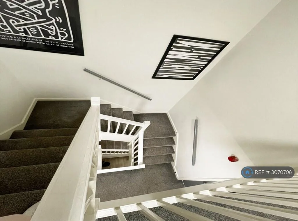 6 bedroom terraced house for rent