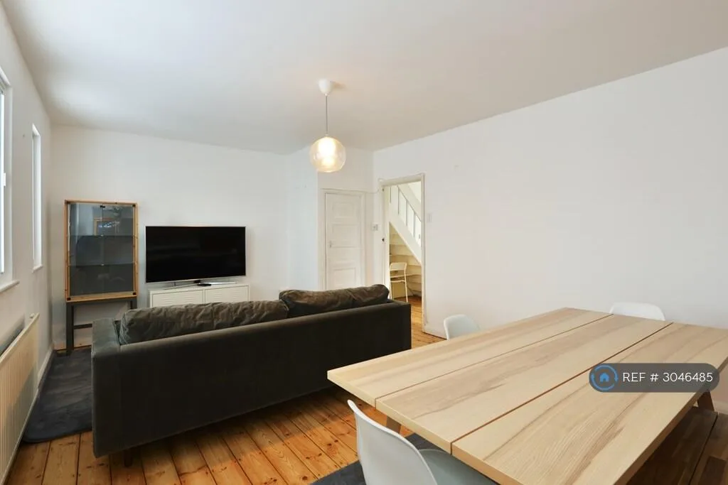 3 bedroom maisonette for rent