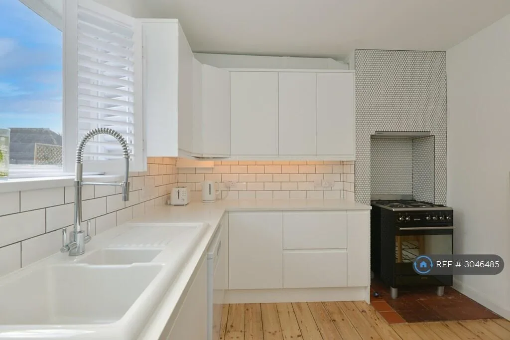 3 bedroom maisonette for rent
