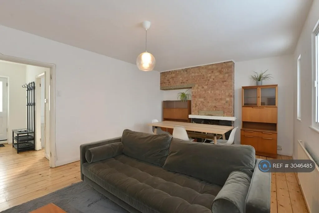 3 bedroom maisonette for rent