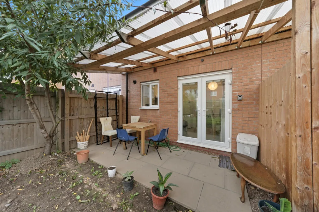 2 bedroom house for rent