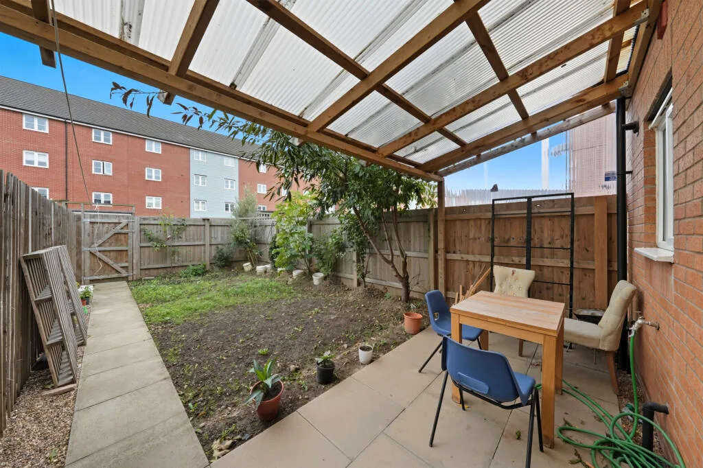2 bedroom house for rent