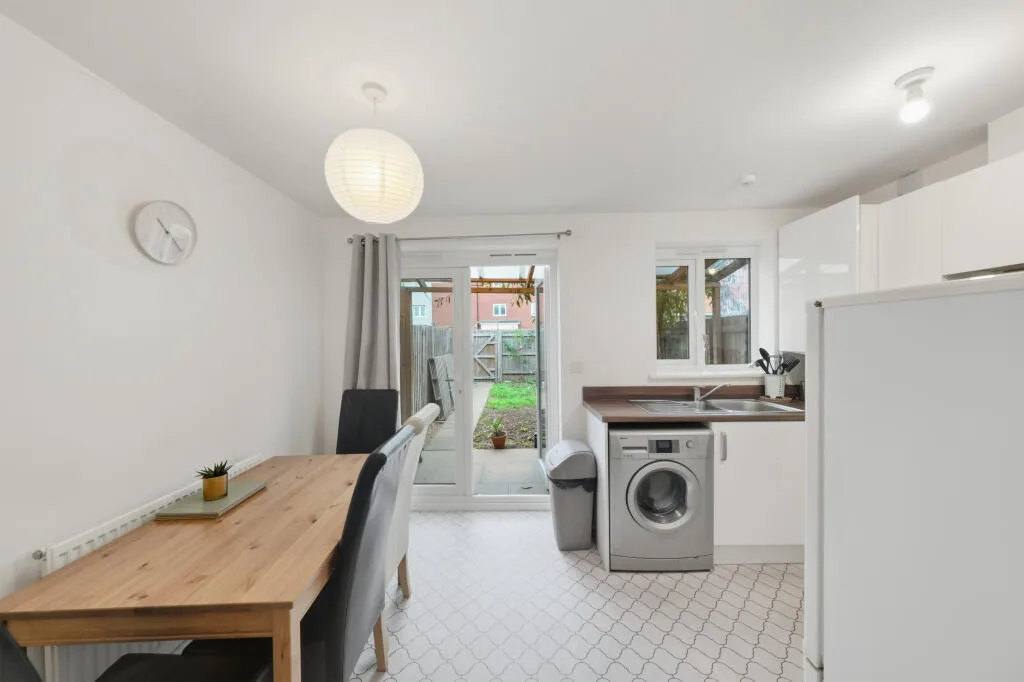2 bedroom house for rent