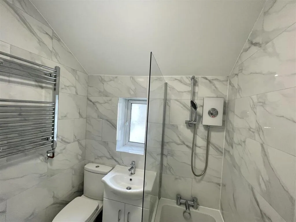 5 bedroom flat for rent