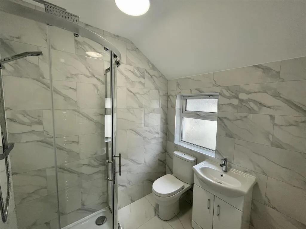 5 bedroom flat for rent