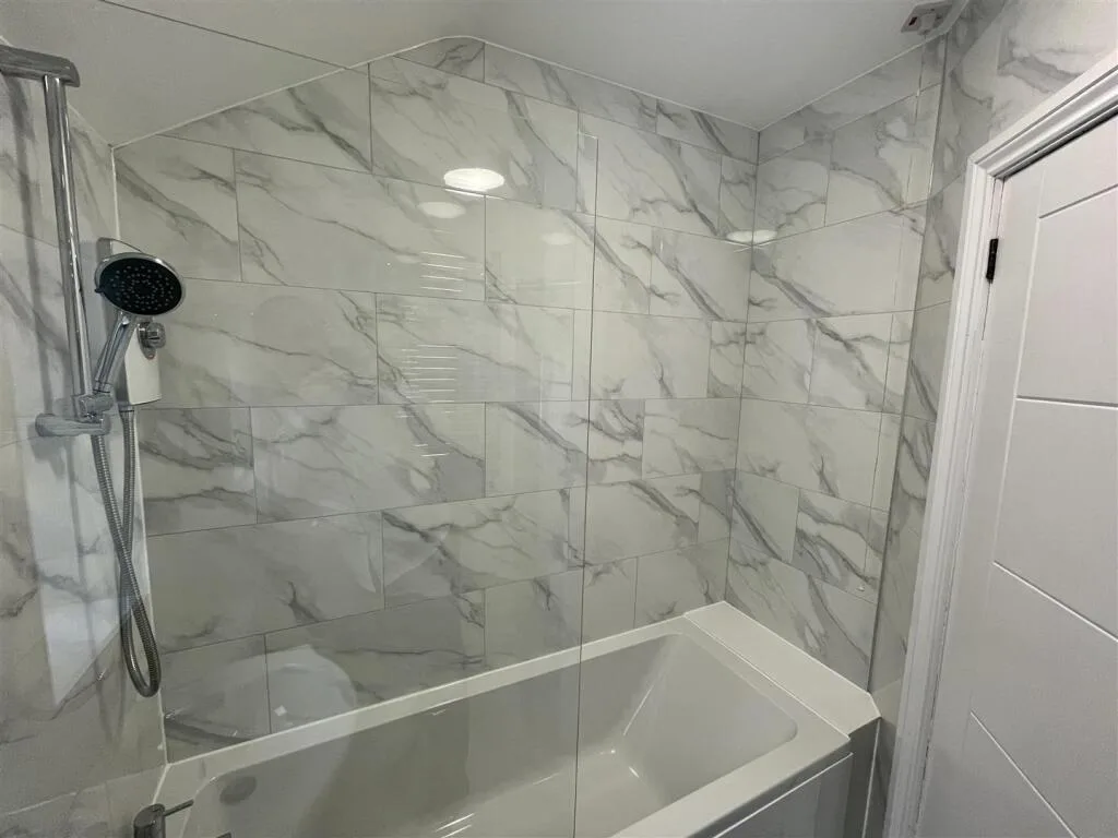 5 bedroom flat for rent
