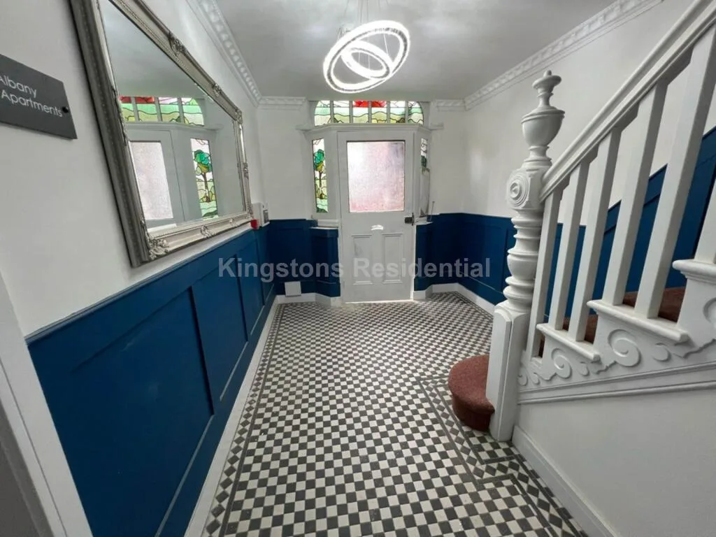 2 bedroom flat for rent