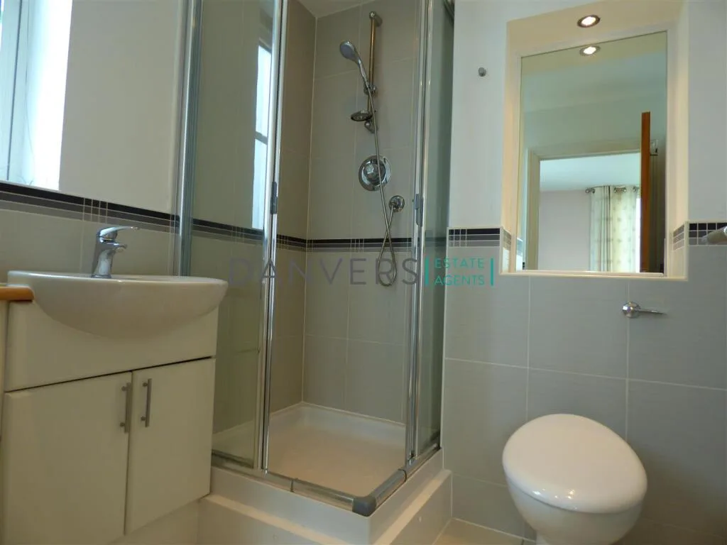 4 bedroom town house for rent