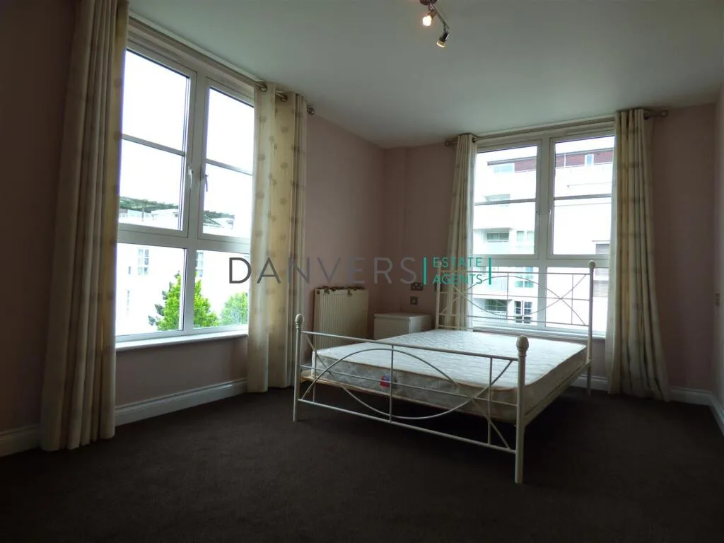 4 bedroom town house for rent