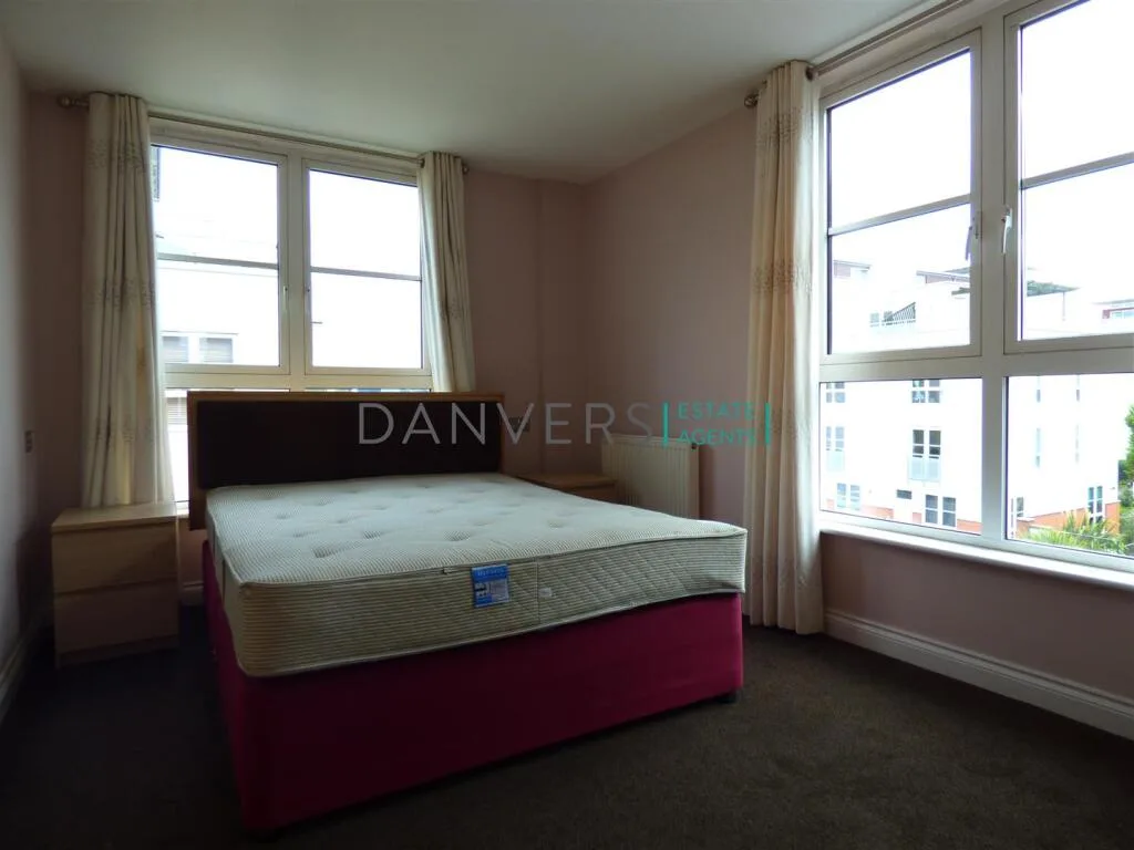 4 bedroom town house for rent