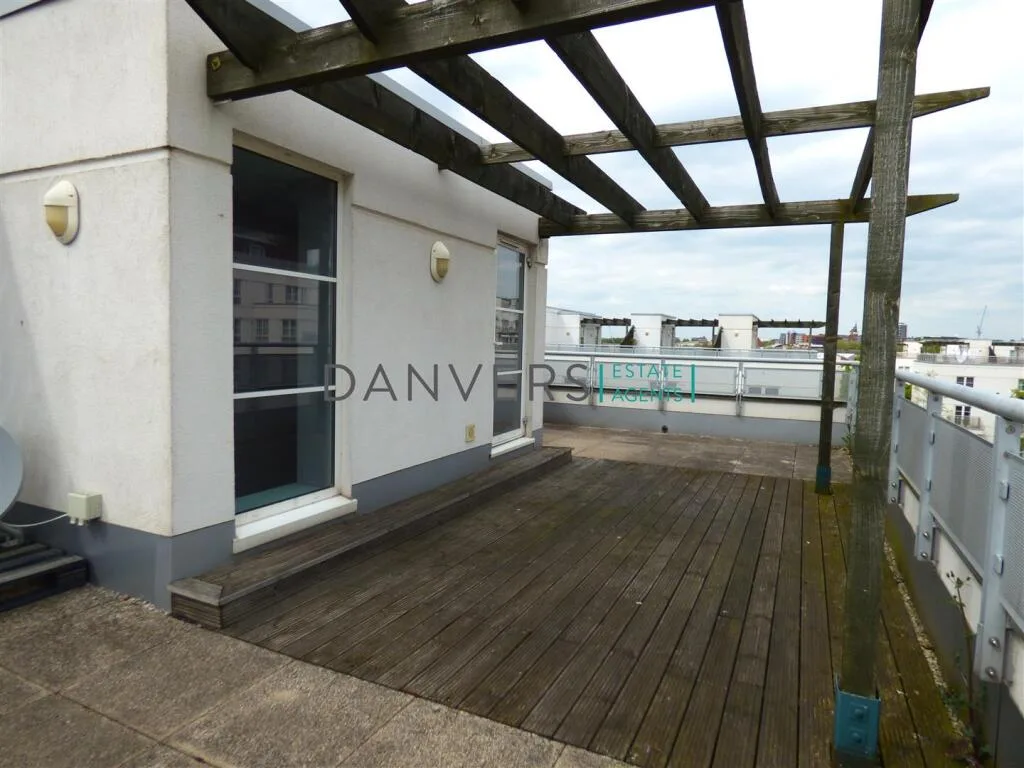 4 bedroom town house for rent