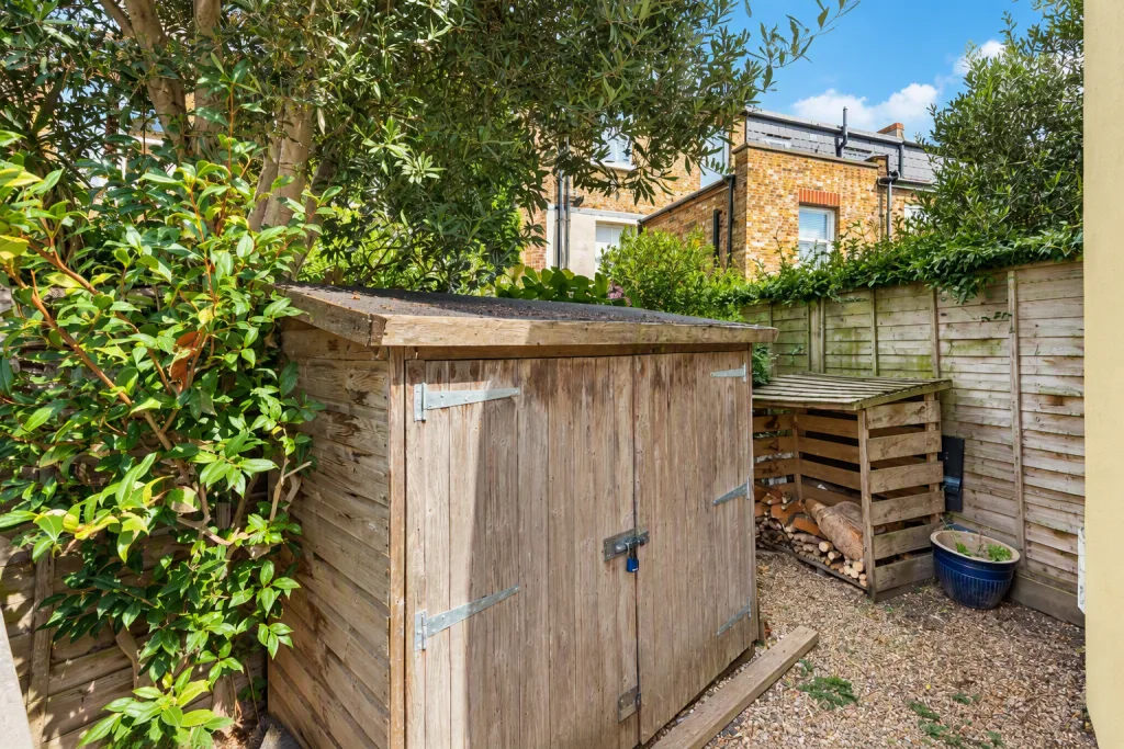 1 bedroom semi-detached house for rent