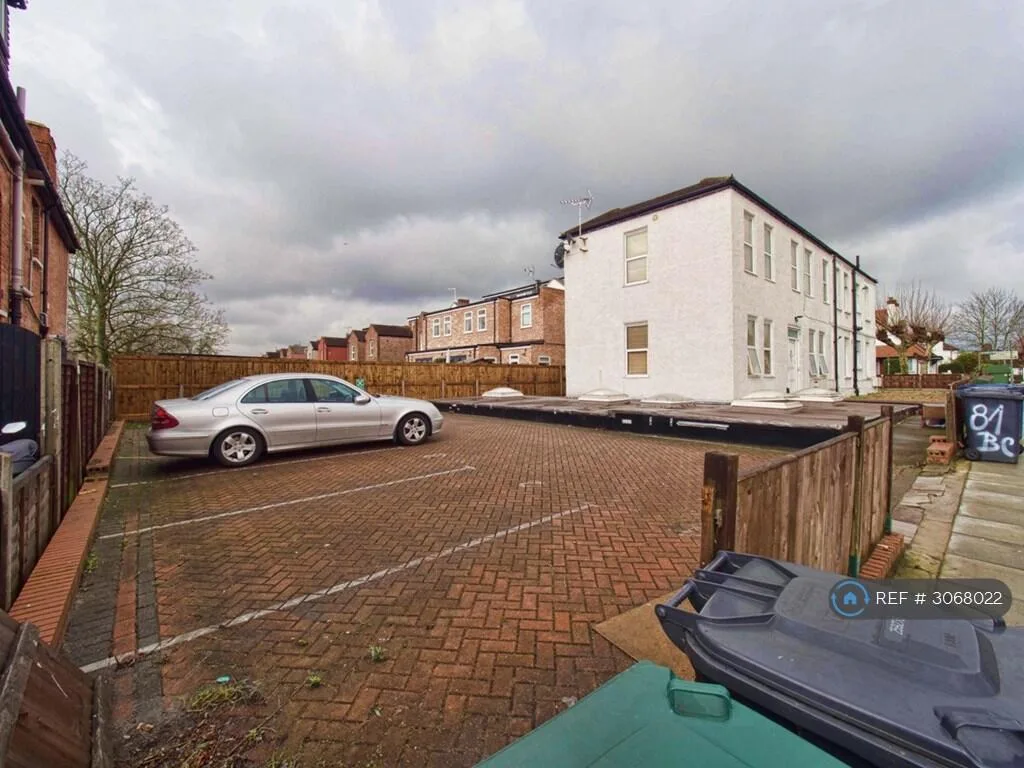 3 bedroom flat for rent