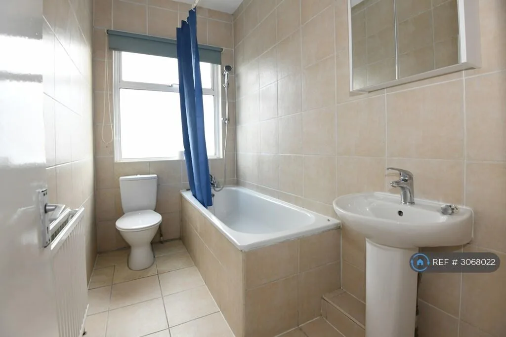 3 bedroom flat for rent