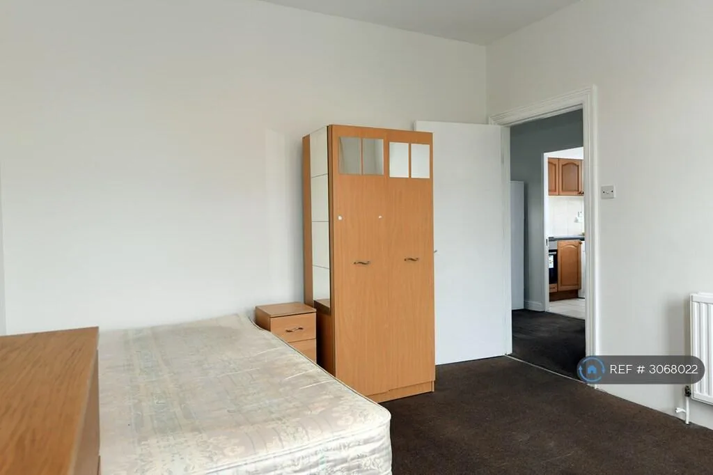 3 bedroom flat for rent
