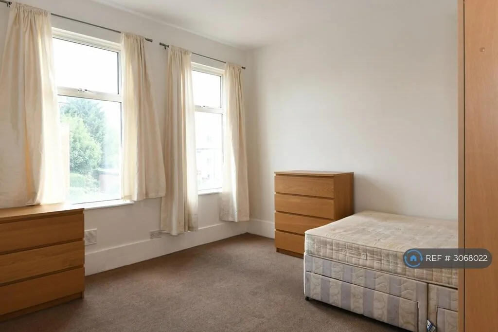 3 bedroom flat for rent