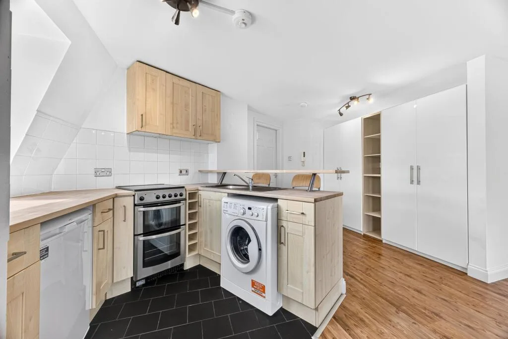 Studio flat for rent