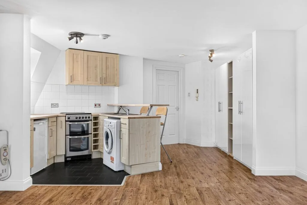 Studio flat for rent