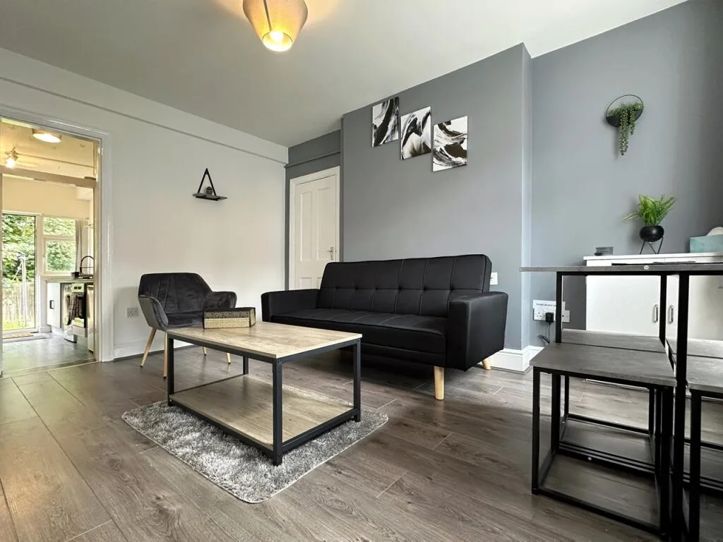 2 bedroom ground floor flat for rent