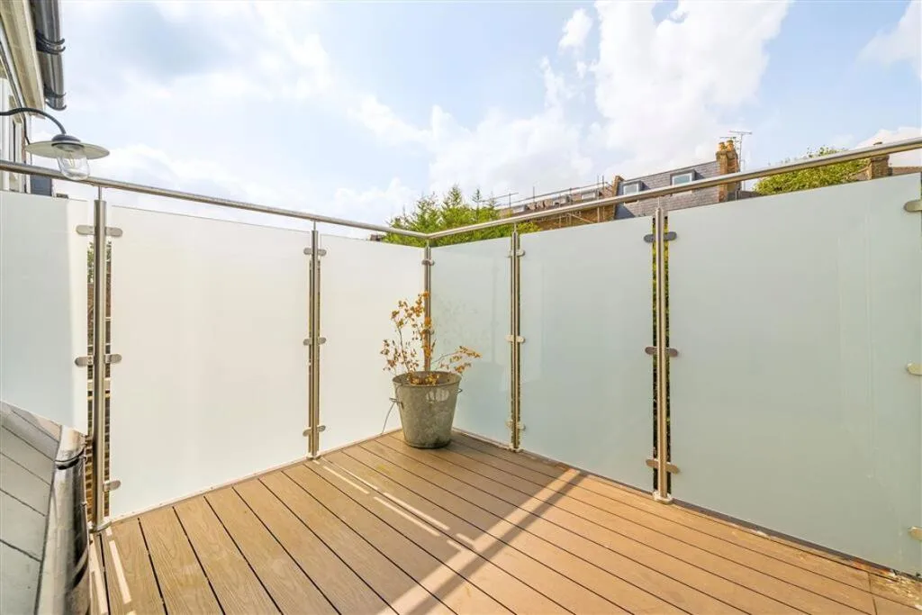 4 bedroom terraced house for rent