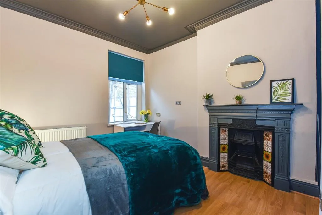 5 bedroom maisonette for rent