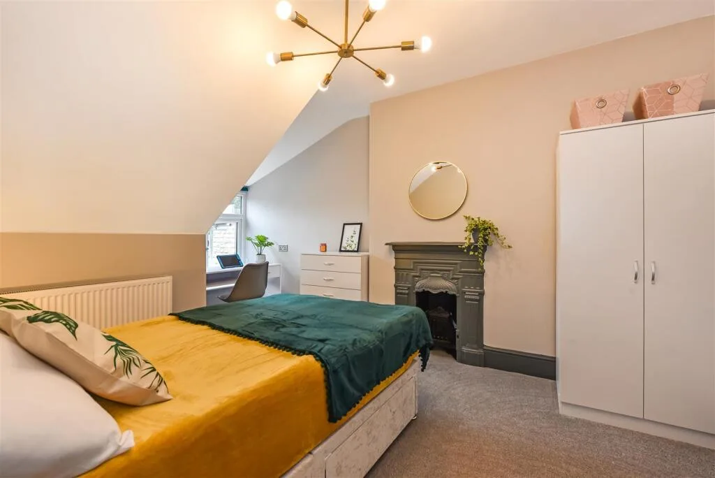 5 bedroom maisonette for rent